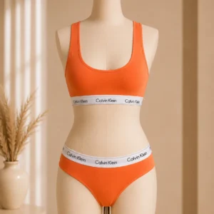 تنخور ست نیم‌تنه و شورت اسلیپ زنانه مدل Calvin Klein